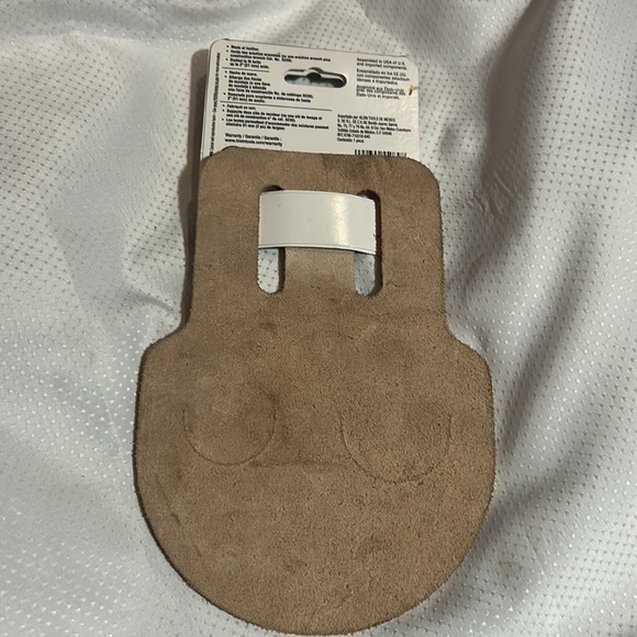 Klein Tools 5460 Erection Wrench Holder Spud Wrench Leather Construction Trades - Picture 2 of 2